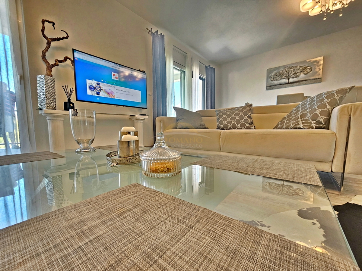 Casa di lusso a Čiovo - Mastrinka con 3 appartamenti e vista aperta sul mare